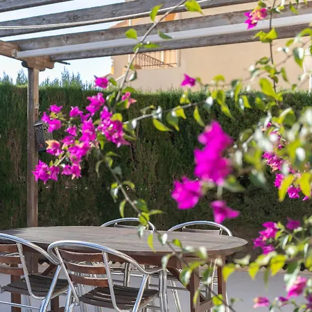 Retiro Levante Apartment